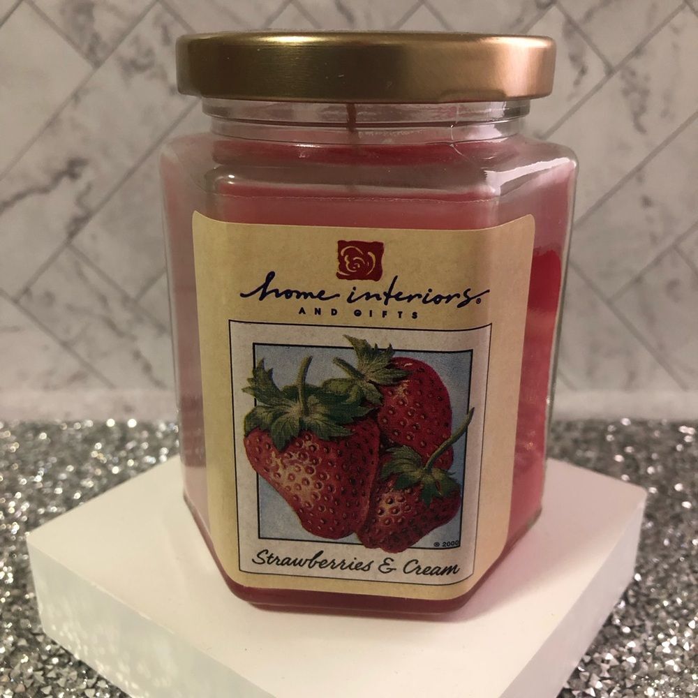Vintage 2000's Home Interiors Strawberries & Cream Candle – 7.5 oz Hex Jar